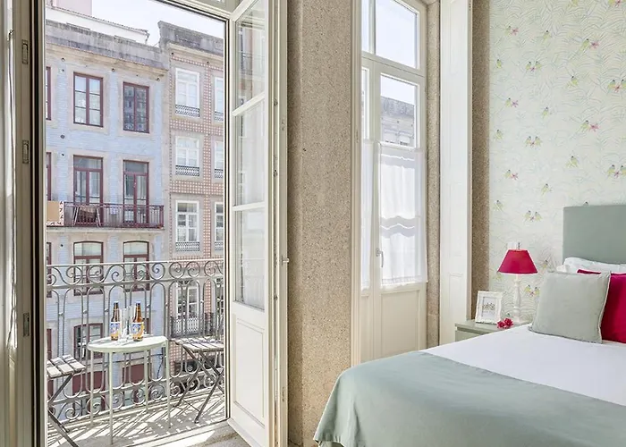 Charming Balcony In Historic Ribeira - Inside 