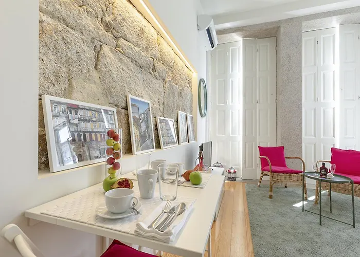 Appartement Charming Balcony In Historic Ribeira - Inside 