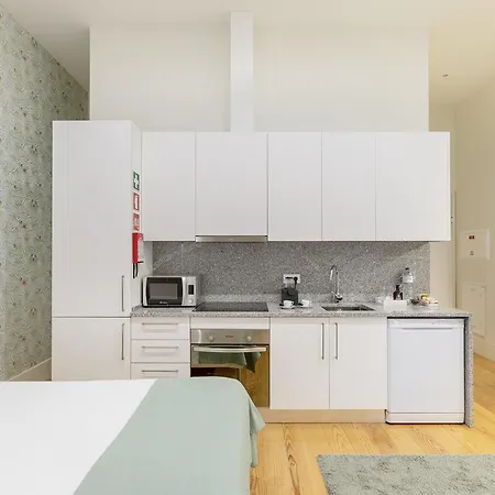 Charming Balcony In Historic Ribeira - Inside 