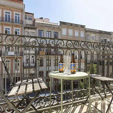 Charming Balcony In Historic Ribeira - Inside 