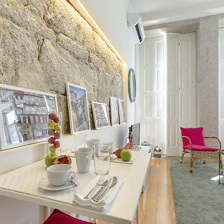 Apartment Charming Balcony In Historic Ribeira - Inside 